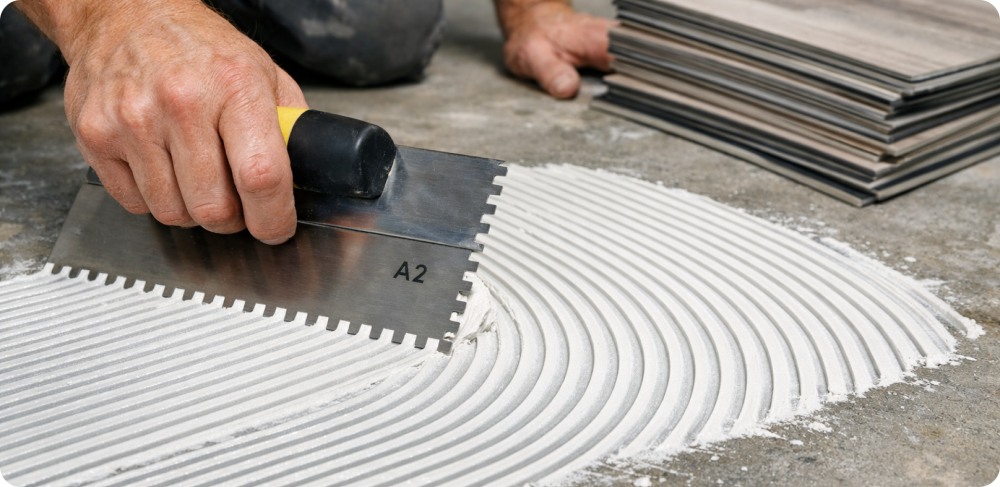 Клей для кварцвиниловой плитки: какой лучше выбрать?